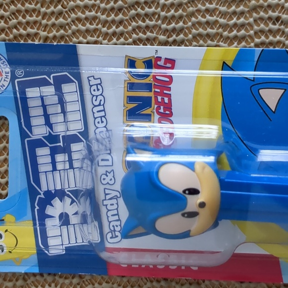 Pez sonic hedgehog "sonic" dispenser w/ candy New - Picture 4 of 4